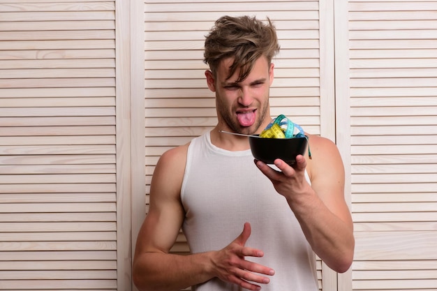 Ile kcal dziennie potrzebuje mężczyzna?