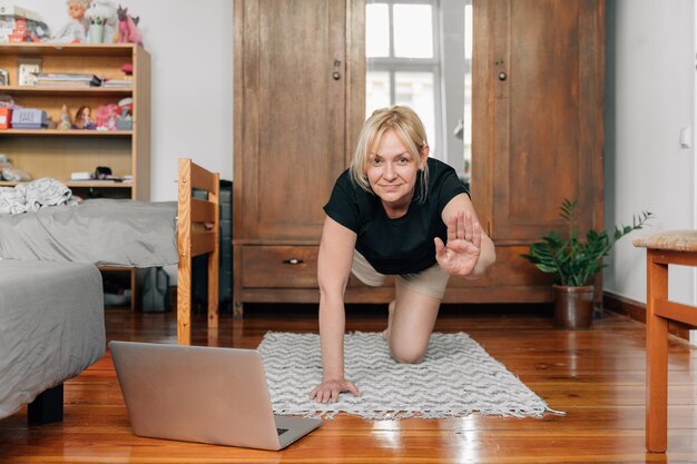 Jak ćwiczyć w domu i utrzymać motywację?