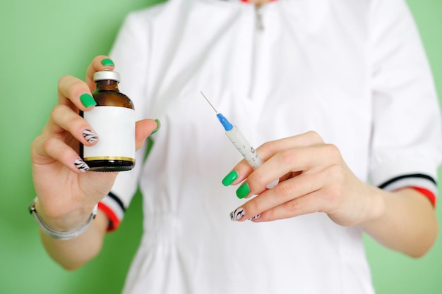 Jak zrobić zastrzyk z witaminy B12 w domu?