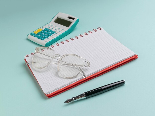 Jaki deficyt kaloryczny kalkulator pomoże Ci obliczyć?