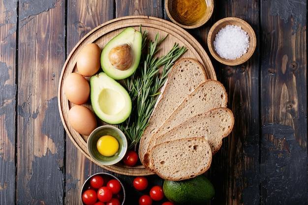 Dieta niskowęglowodanowa ile węglowodanów dziennie warto spożywać?