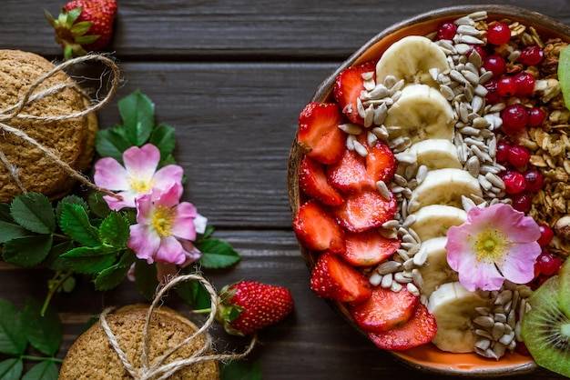 Jakie owoce na keto adaptacji warto włączyć do diety?