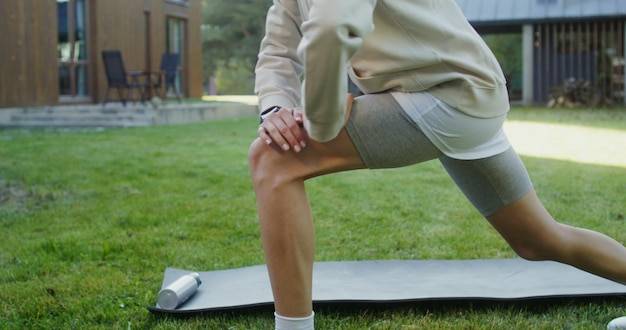 Czym wzmocnić stawy kolanowe na co dzień?